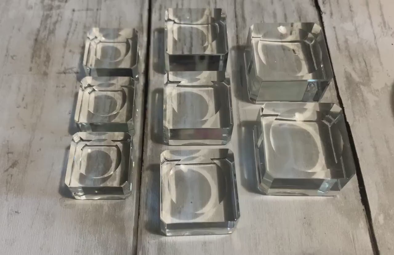 STAND - GLASS, CLEAR CUBE FOR SPHERE 1